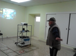 Actividade de terapia ocupacional con videoxogos na Coruña, nas instalacións de ADACECO.